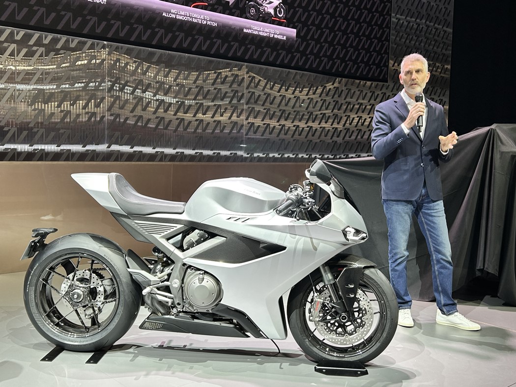 Apresentação da Norton Manx R na EICMA 2025, em Mião