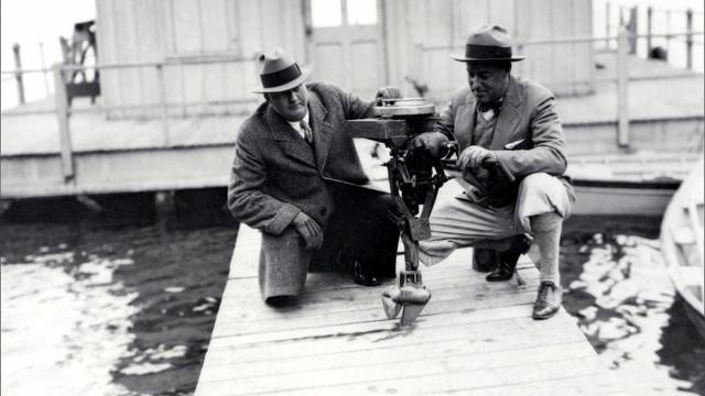 Evinrude apresentando o seu motor