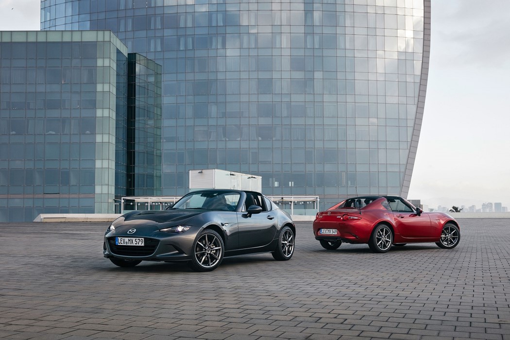 Gama Mazda MX-5 RF 