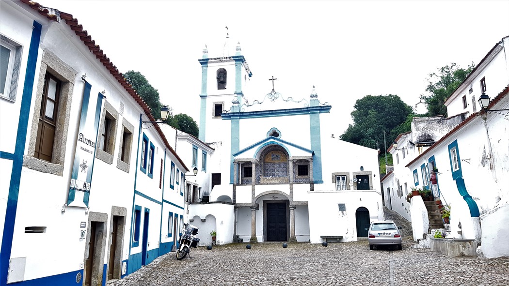 Casas de Romaria e  Santuário de Brotas