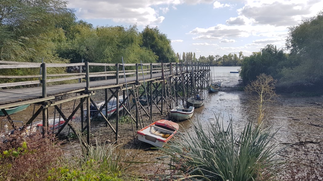 Palhota - Cais palafítico