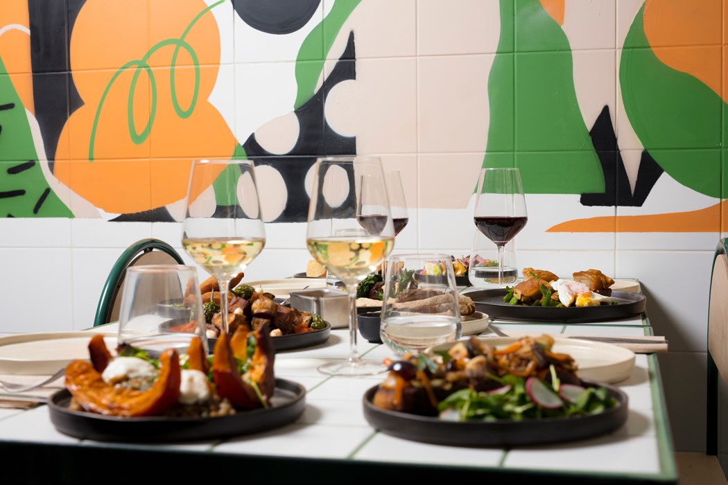 É UM RESTAURANTE @ArlindoCamacho