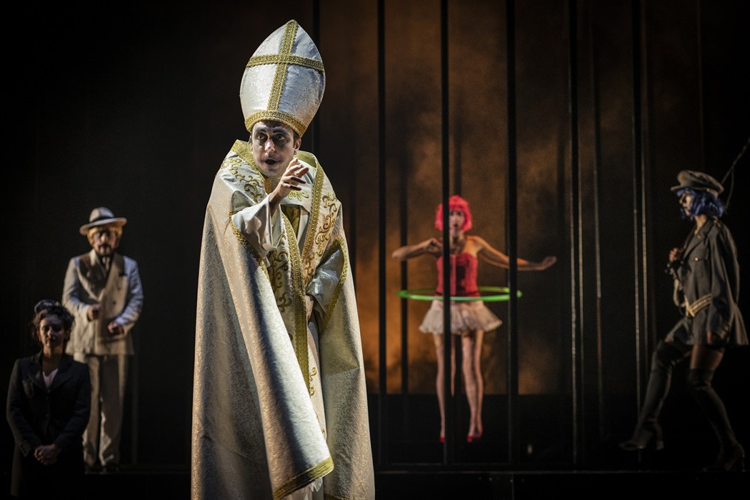 "O Balcão" © João Tuna