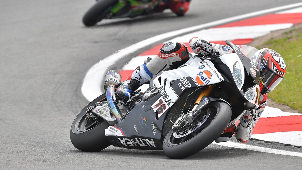 Loris Baz já conhece a BMW S1000RR, e pode ser uma mais-valia importante para a Ten Kate Racing caso a equipa opte pela moto alemã