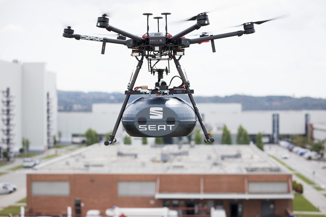 Drone abastece linhas de montagem da Seat com volantes e airbags