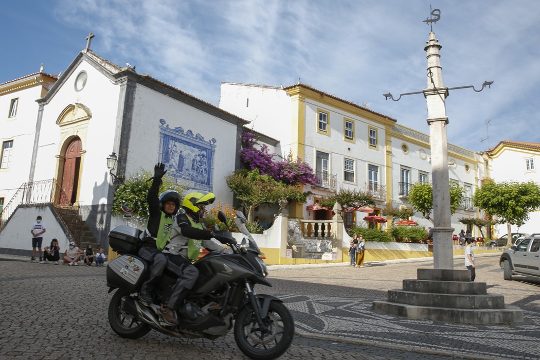 Portugal de Lés-a-Lés: 2 mil motos do Portugal de Lés-a-Lés chegaram a  Abrantes (C/ÁUDIO, VÍDEO E FOTOS)