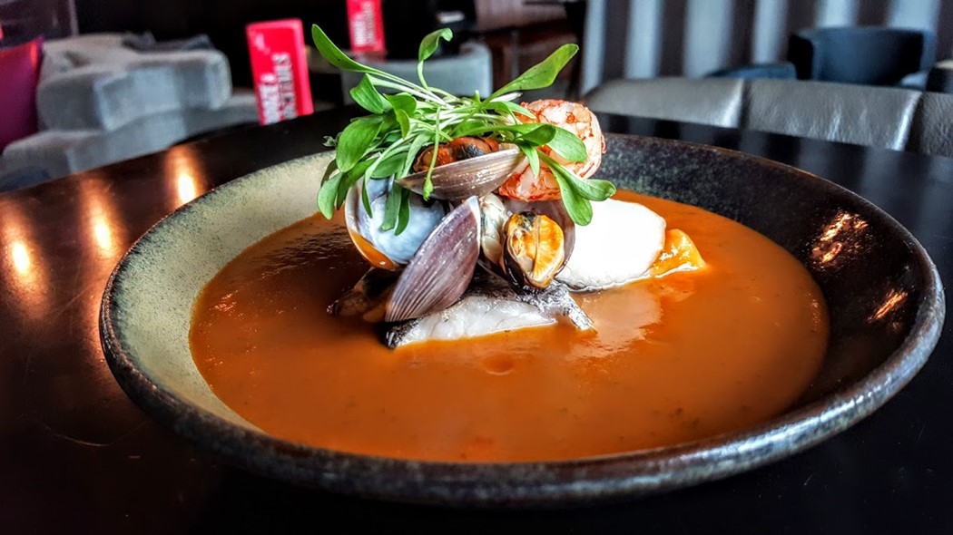 Sopa rica de peixe