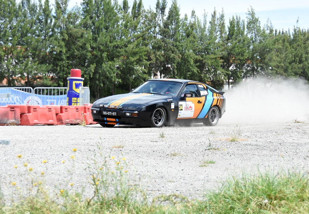 Rui Viana vence Regularidade aos comandos do Porsche 944