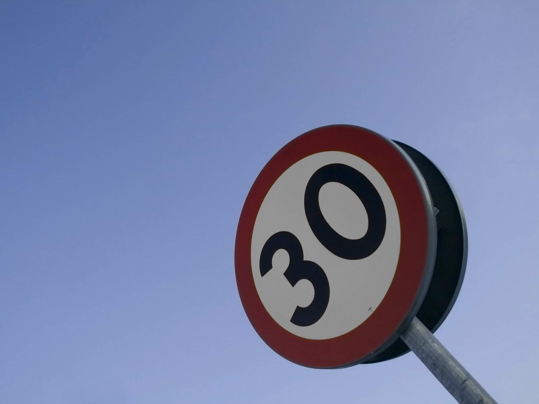 Limite de 30 km/h será imposto nos locais considerados "pontos negros" nas localidades