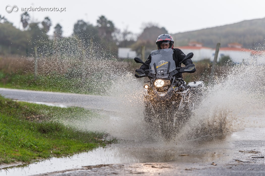 Mundial de MotoGP - a indumentária dos pilotos quando chove - de