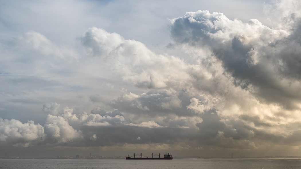 2º classificado: Gil Ribeiro - fotografia “Terreiro do Paço / Clouds”