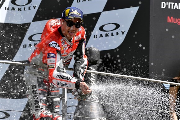 Lorenzo acaba de ganhar o GP de Itália