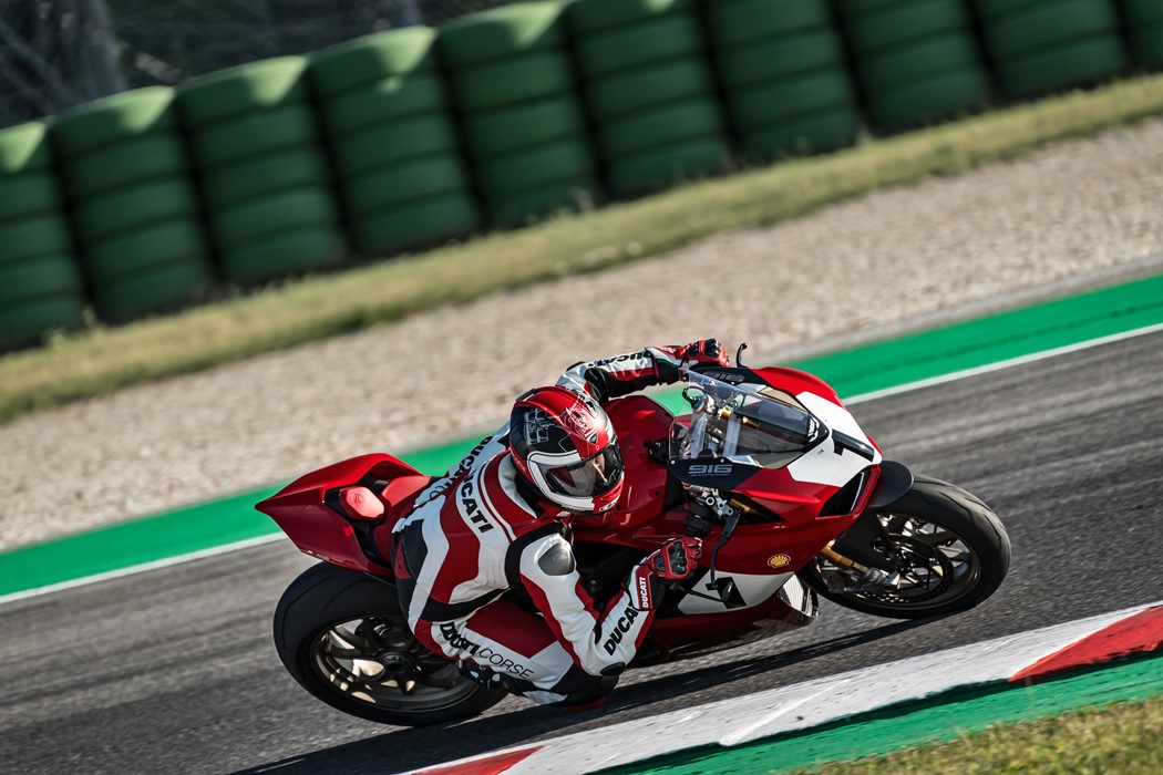 Carlin Dunne falece durante a Pikes Peak International Hill Climb - Ducati  - Notícias - Andar de Moto