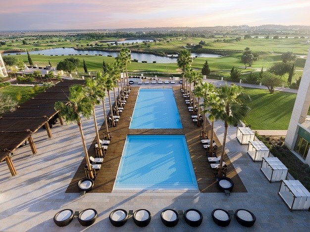 Anantara Vilamoura - Piscina e campos de golfe