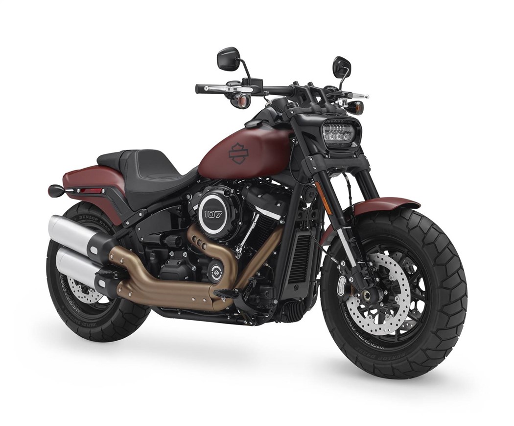 A Fat Bob de 2018 é uma das Dyna que passou a ser Softail. As más linguas chamam-lhe uma "Dynatail", mas a verdade é que ninguém lhe fica indiferente!