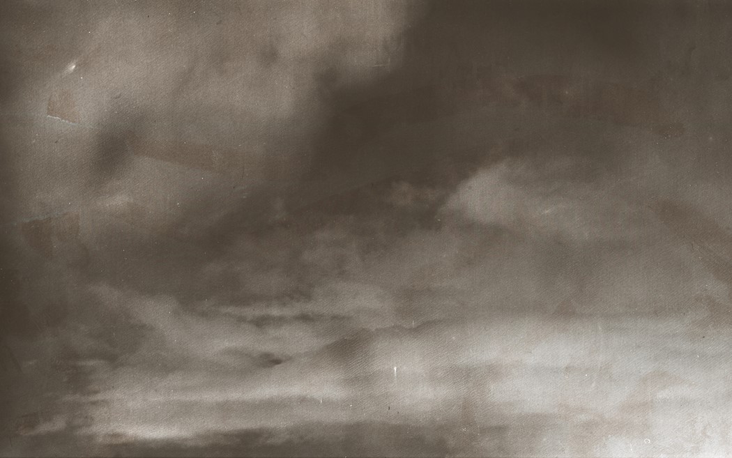 Carla Cabanas “Jogo de nuvens”, 2016 Fotografia em colódio húmido sobre vidro montada em caixa de luz, dimensões variáveis