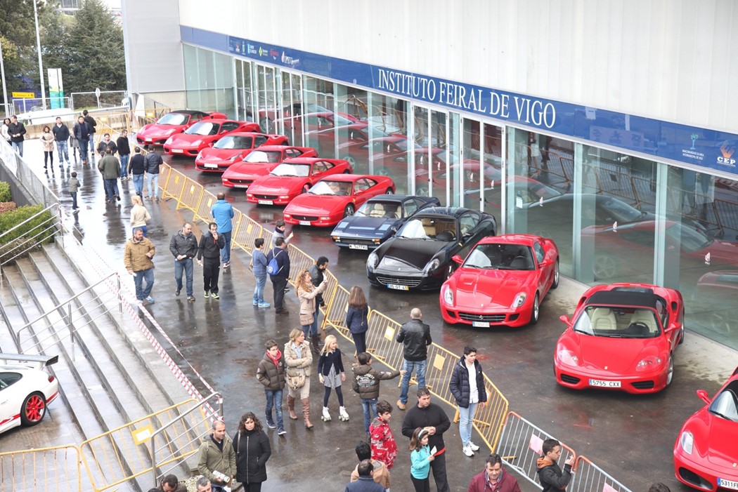 Concentração da Ferrari em 2016 no Salão do Automóvel