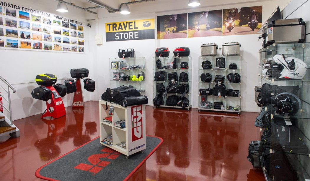 60m2 dedicados à Travel Store