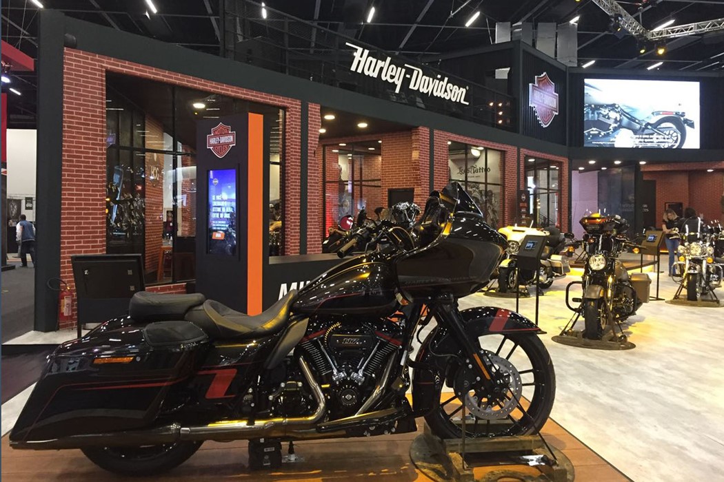 A versão CVO da nova Harley-Davidson Road Glide tem motor V2 de quase 2,0 litros