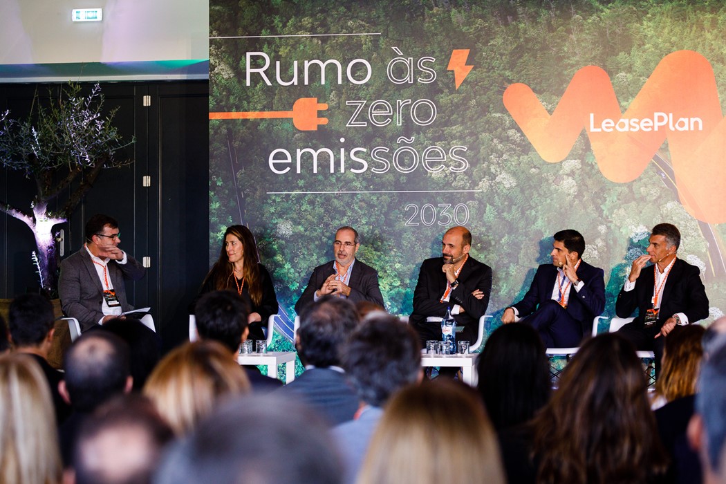 Sérgio Magno (jornalista); Cátia Ferreira (Business Performance Manager na Astrazeneca); Luís Barros (CEO Mobi-e); Pedro Vinagre (Membro do Conselho Administração na EDP Comercial); João Filipe Nunes (Diretor Gestão de Clientes na E-Redes); António Oliveira Martins (Diretor Geral da LeaseP