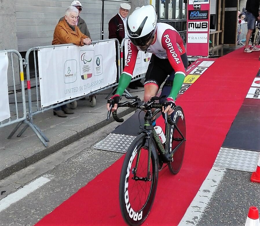 Telmo Pinão 18.º classificado no contrarrelógio da classe C2 na etapa de abertura da Taça do Mundo de Paraciclismo em Ostend, Bélgica