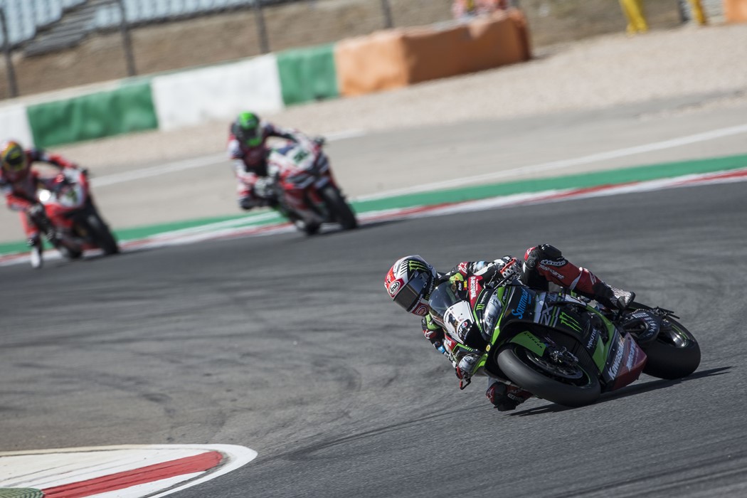 Jonathan Rea acelerando em Portimão  Kawasaki EUA | Kawasaki BR | VGCOM 