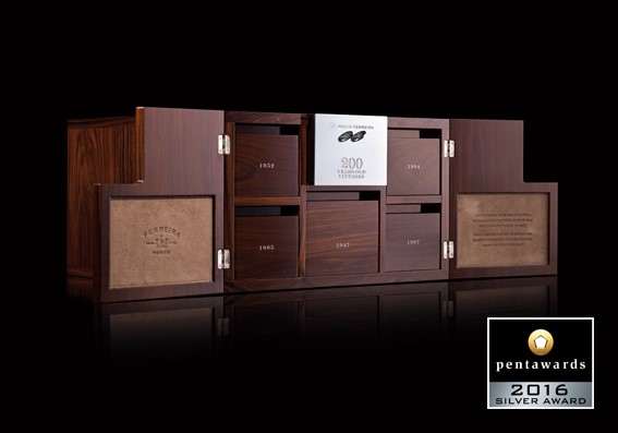 Porto Ferreira "Contador Vintages 200 anos" ©Omdesign