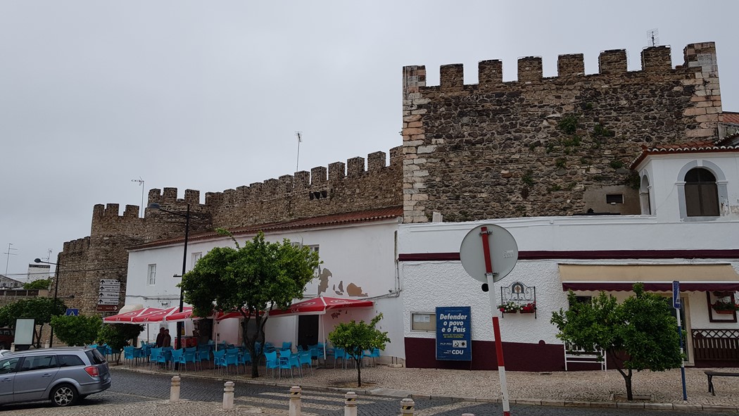 Pormenor da muralha de Borba