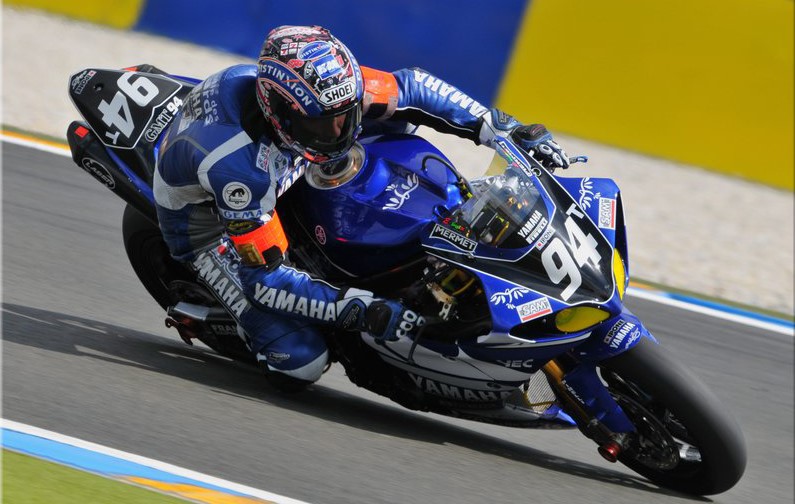 Como em 2009:Yamaha R1 e 94...