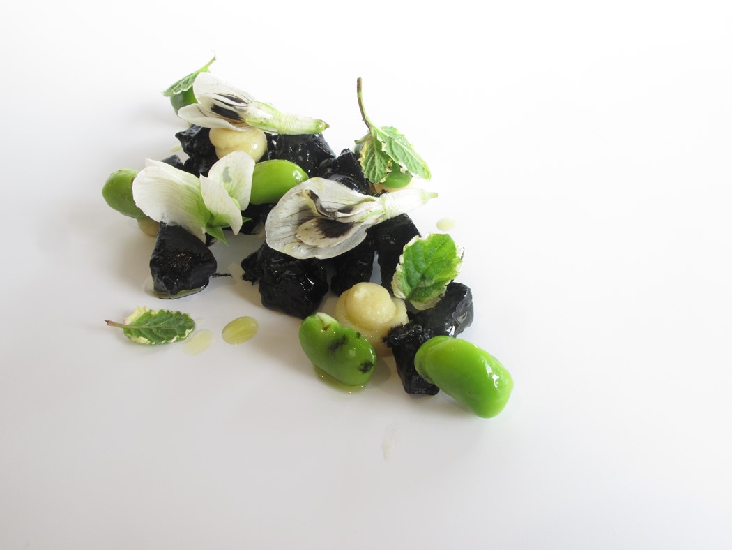 Dobrada de Chocos com Morcela e Favas
