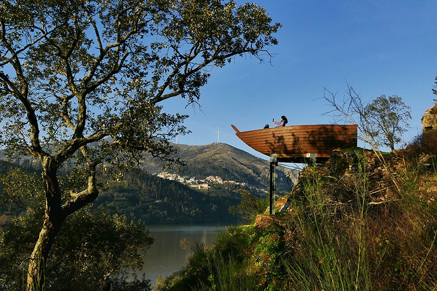 Miradouro em forma de Barco Rebelo