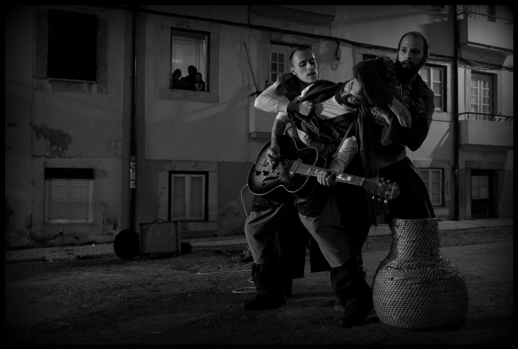 Companhia Limitada © Maurizio Agostinetto - Lis Bu