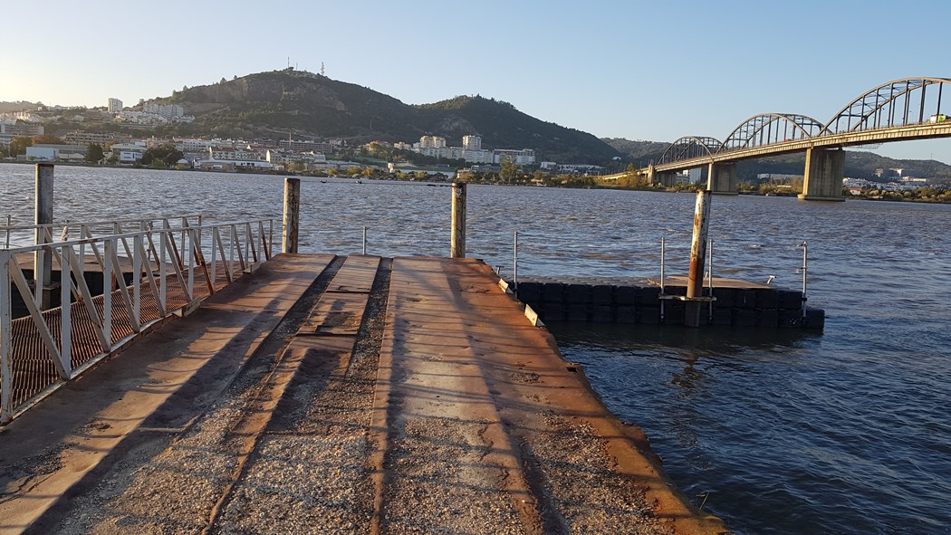 Cabo - cais de embarque