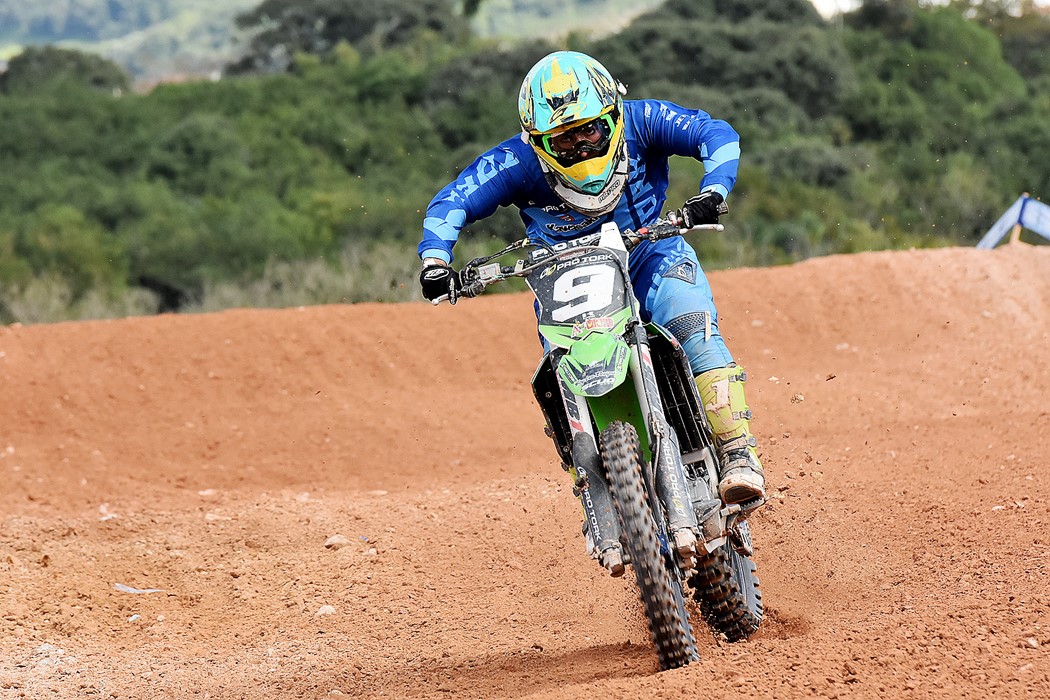Léo Souza 