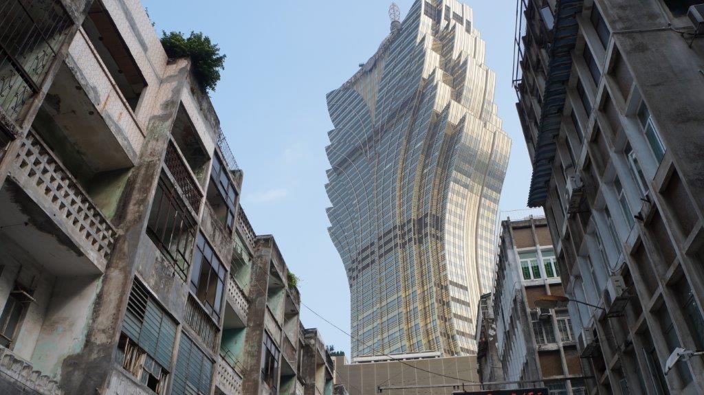 "Macau 20 anos" - Casino Lisboa e prédios antigos