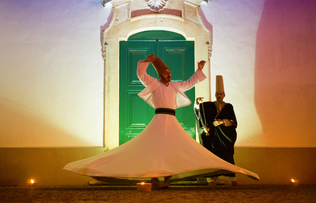 O Grupo Al-Bashirah apresenta música árabe, giro sufi e dança tanora em Lagos e Loulé