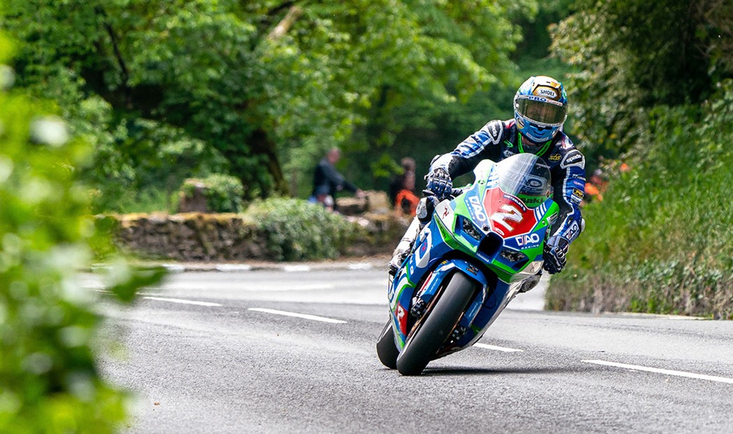 Michael Dunlop venceu hoje a corrida de Superbikes na Ilha de Man