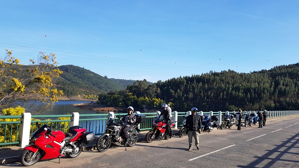 Ponte sobre albufeira