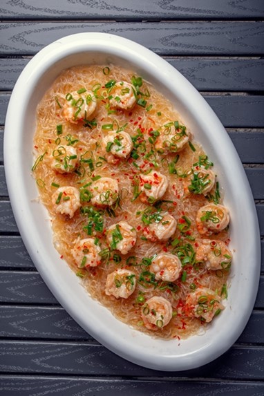 Gambas com Noodles Translúcidas