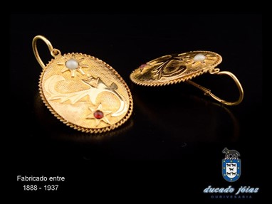 Brincos em ouro de 19,2K