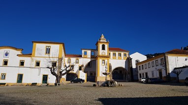 Convento de S. Bernardo - Pátio e Fonte de Neptuno