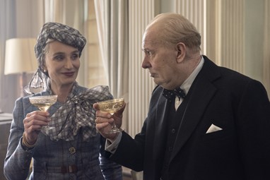 The Darkest Hour - A Hora Mais Negra ©Universal Pictures International