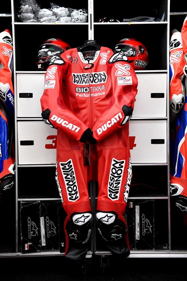 Equipamento para usar na Ducati MotoX2