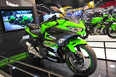 Kawasaki confirma que a nova Ninja 400 vai substituir o modelo de 300cc, mas só no final de 2018