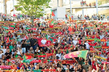Almada - No Parque Urbano Comandante Júlio Ferraz serão transmitidos em ecrã gigante todos os jogos de Portugal na fase de grupos, quartos de final, meias finais, final e o jogo de terceiro e quarto lugares. Nos oitavos de final serão transmitidos os jogos em que Portugal participe.