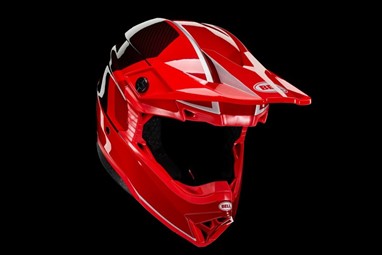 Bell Helmets lança novo capacete de competição Moto-10 GP com tripla homologação mundial