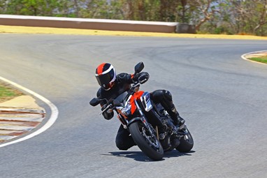 Honda CB 650F passou por melhorias na parte ciclística e ficou mais "esportiva"