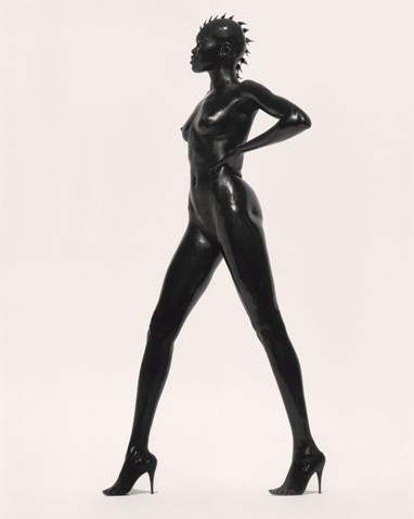 Herb Ritts, "Alek Wek", 1999, Los Angeles, California, EUA. Fotografia a preto e branco.
