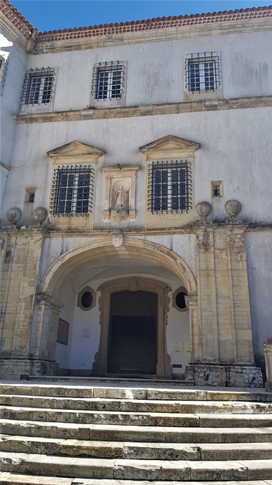 Mosteiro de Lorvão - Entrada da Igreja