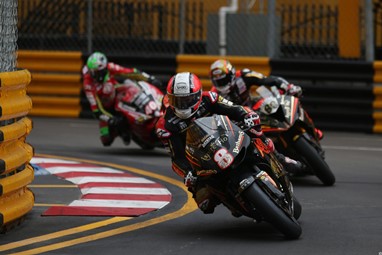 Rutter começou por liderar os treinos